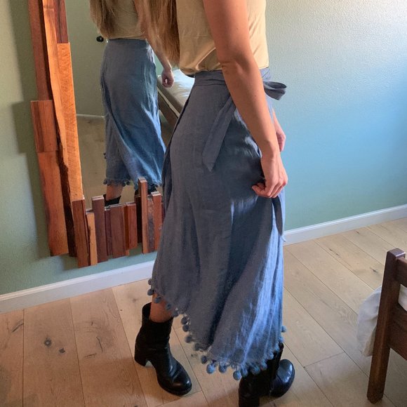 Reformation skirt - Picture 2 of 2
